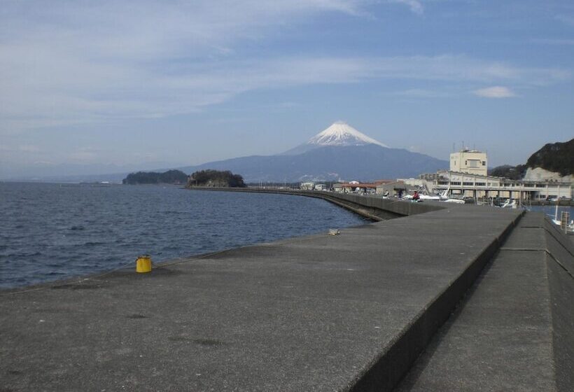 پانسیون Numazu Ikyuuan 沼津一休庵