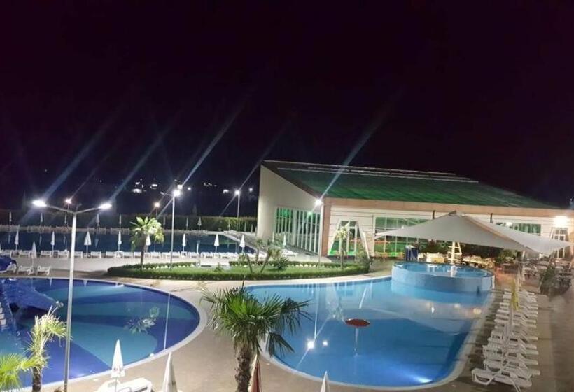 استراحتگاه Luani A Spa & Wellness Center