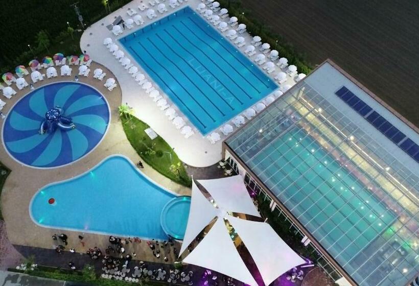 استراحتگاه Luani A Spa & Wellness Center