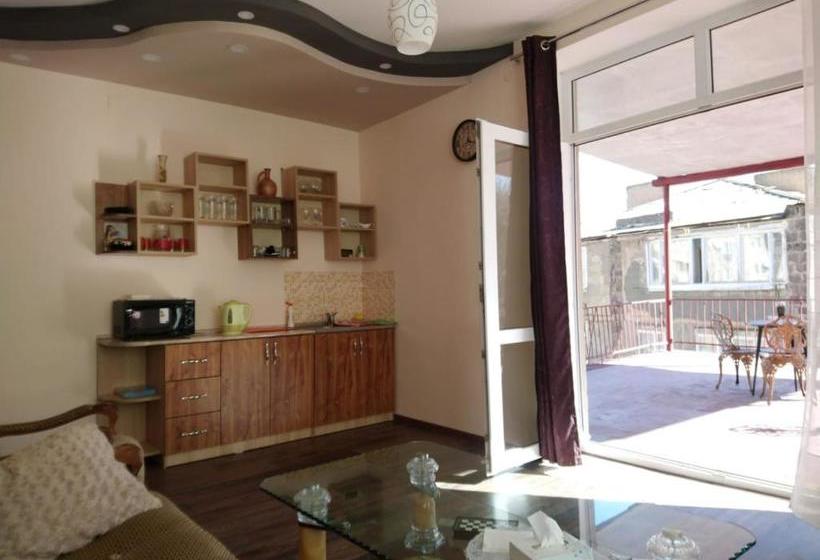 تختخواب و صبحانه Aparthotel In Alaverdi