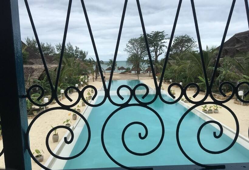استراحتگاه Fun Beach