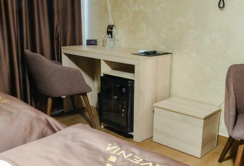 پانسیون Restaurant & Apartments & Rooms Avenia