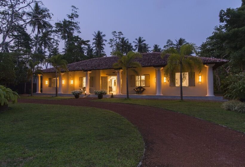 پانسیون Monara House, Talpe