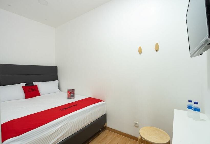 پانسیون Reddoorz Plus @ Danau Sunter Utara