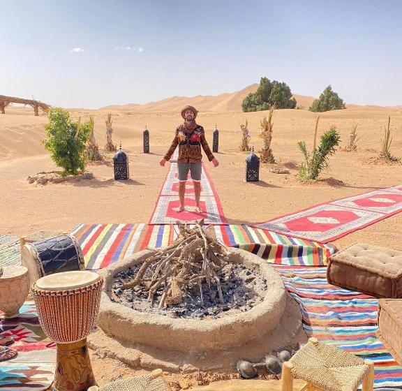 تختخواب و صبحانه Sahara Wellness Camp