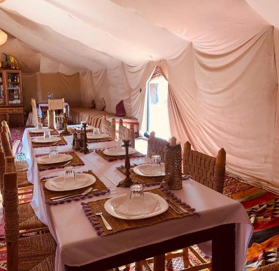 تختخواب و صبحانه Sahara Wellness Camp