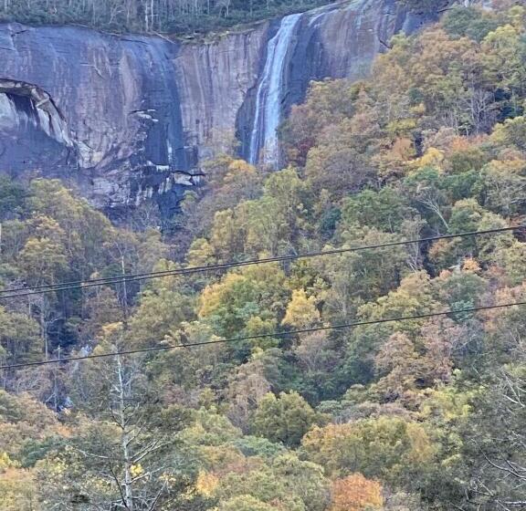 モーテル Hickory Falls Inn