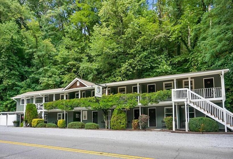 モーテル Hickory Falls Inn