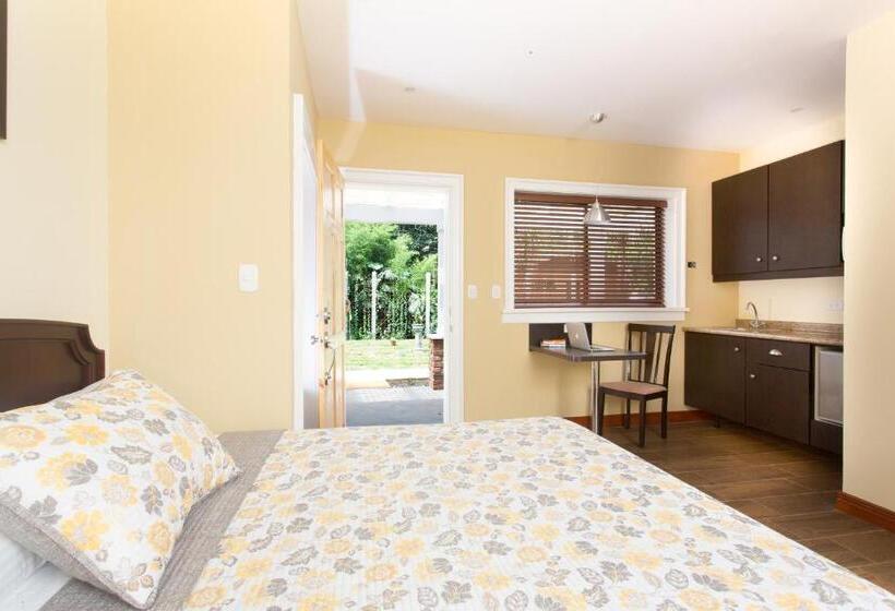 Airport Costa Rica B&b