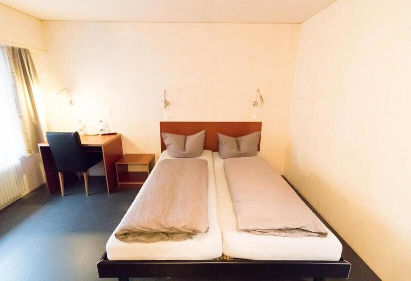 تختخواب و صبحانه Gasthaus Ochsen