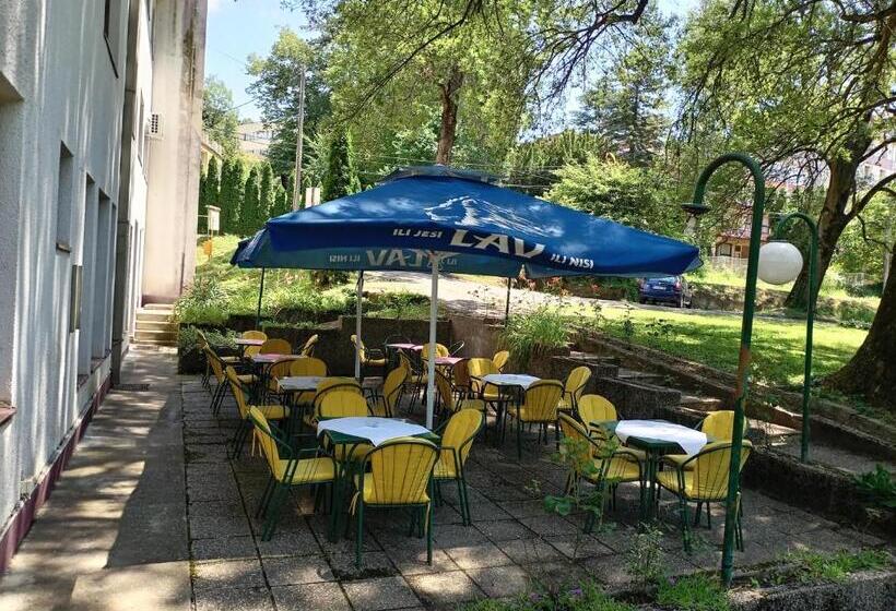 تختخواب و صبحانه Vila Panonija