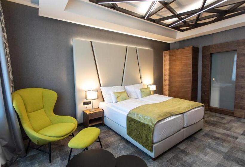 هتل Artis Boutique