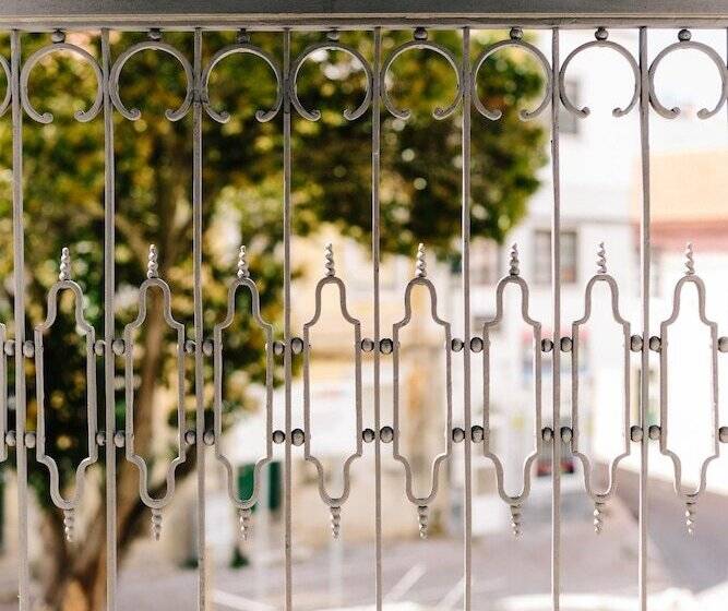Lisbon South Hostel