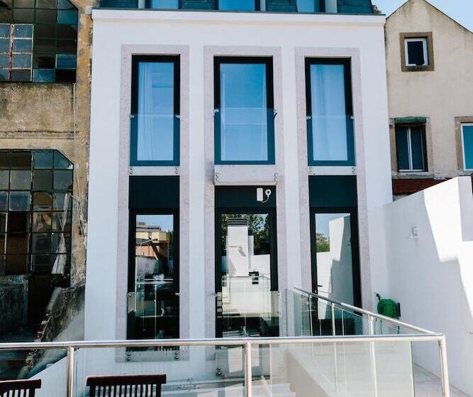 Lisbon South Hostel