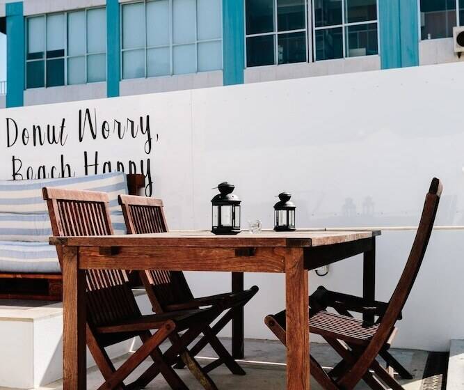 Lisbon South Hostel