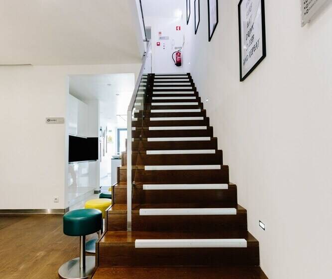 Lisbon South Hostel