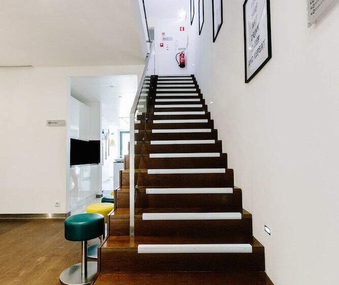Lisbon South Hostel