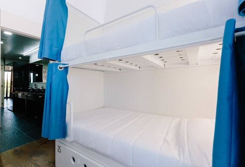 Lisbon South Hostel