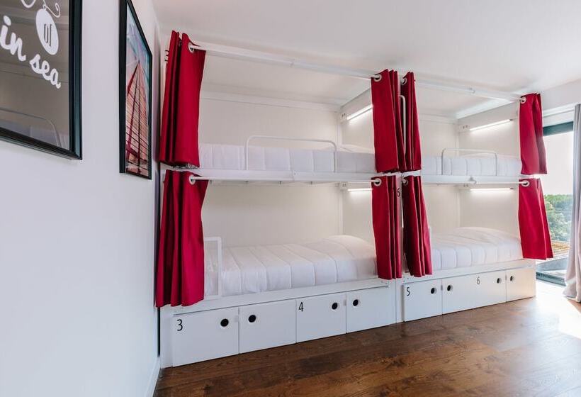 Lisbon South Hostel