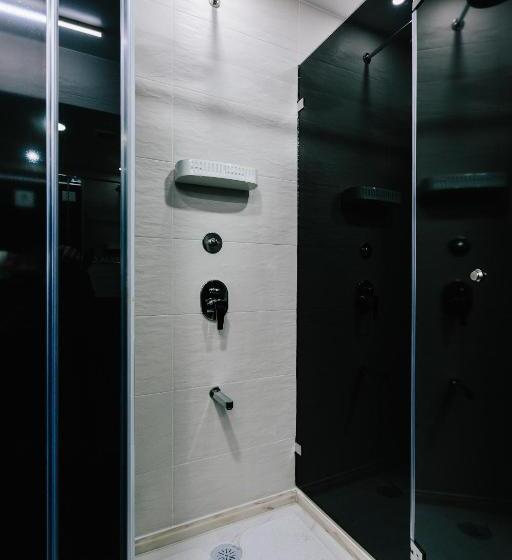 Lisbon South Hostel