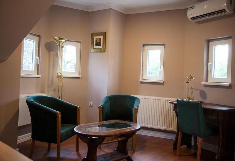 مُتل Vila Mila Riverside Apartments