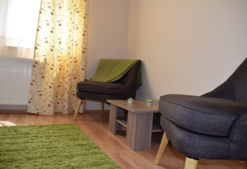 Orient Apartmanház
