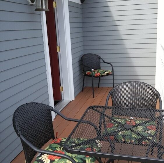 تختخواب و صبحانه Davis Square Inn