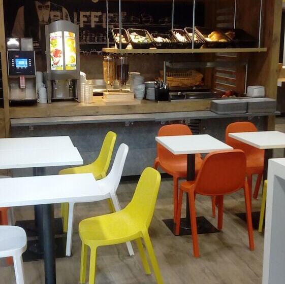 בית מלון כפרי Ibis Budget Dieppe Centre Port