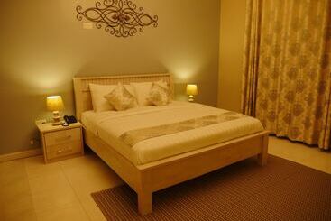 هتل Ivory Castle Limited