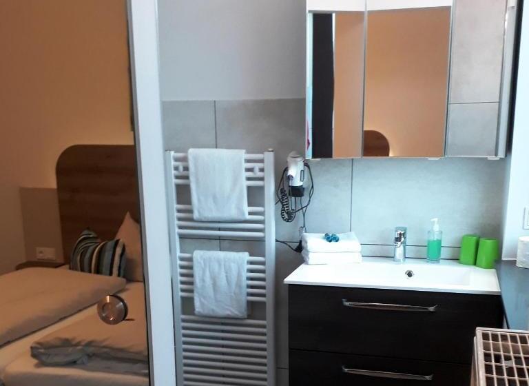 בית מלון כפרי M24   Alle Zimmer Mit Küchenzeile