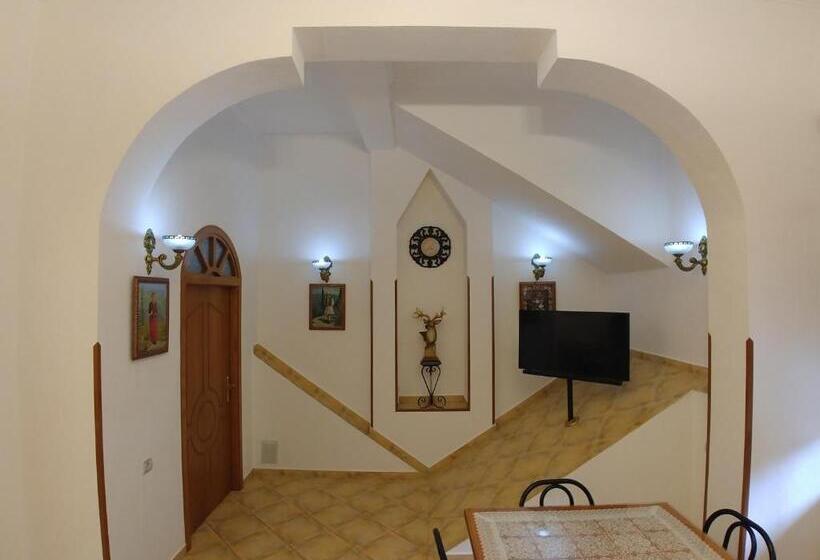 بنسيون Guest House Urat