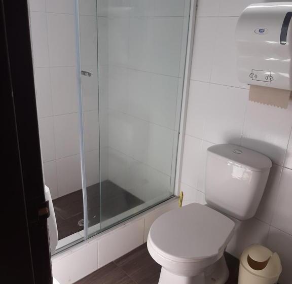 پانسیون Les Balcons Hostel