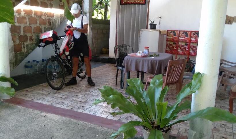 هاستل Sanithu Homestay Galle