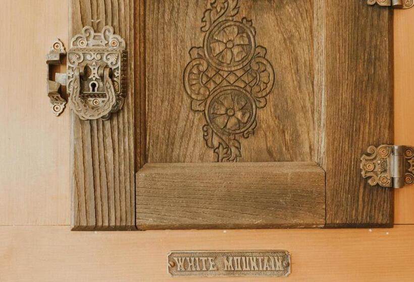 مبيت وإفطار The Kitch Inn   Boutique Inn And Wine Bar