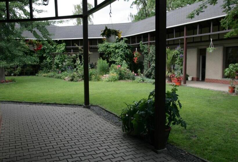 هتل Pension Im Adventhaus