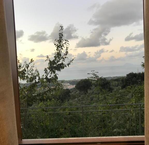 هتل Villa Tecla