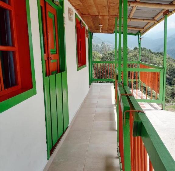 پانسیون Hostal Bamboo