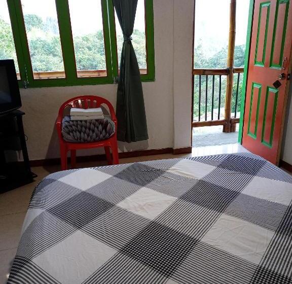 پانسیون Hostal Bamboo