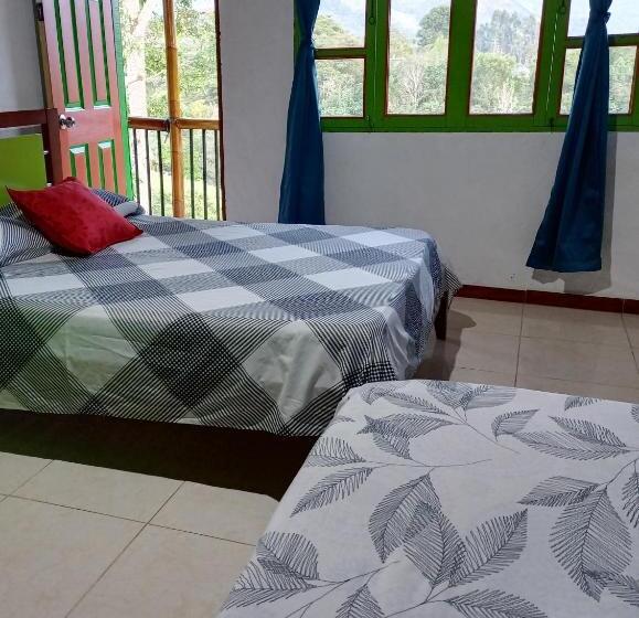 پانسیون Hostal Bamboo