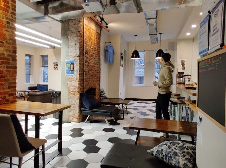 U Street Capsule Hostel