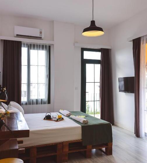 تختخواب و صبحانه Limon Inn Hotel, Taşucu
