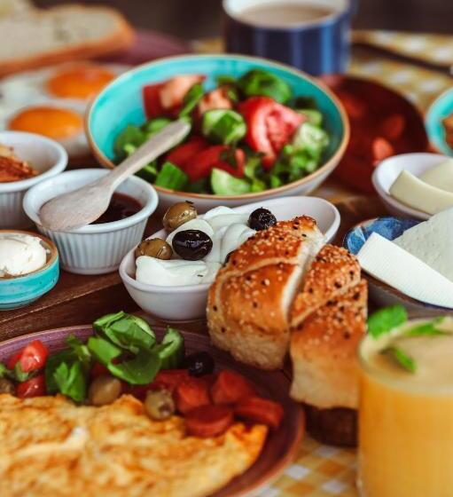 تختخواب و صبحانه Limon Inn Hotel, Taşucu