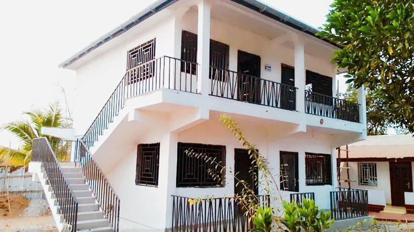 پانسیون Airport Lodge Lungi