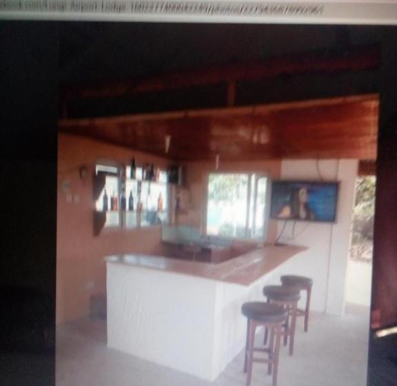 پانسیون Airport Lodge Lungi