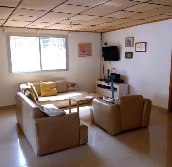 پانسیون Airport Lodge Lungi