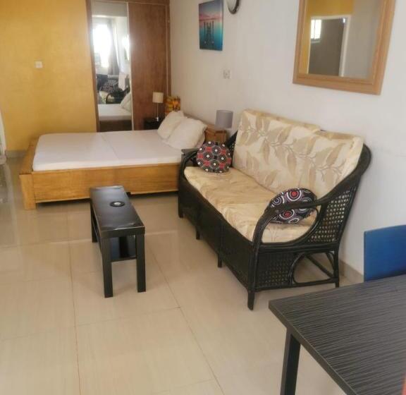 پانسیون Airport Lodge Lungi