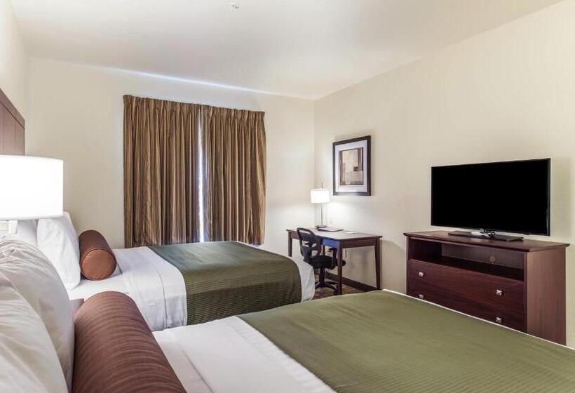 Cobblestone Hotel & Suites   Hutchinson