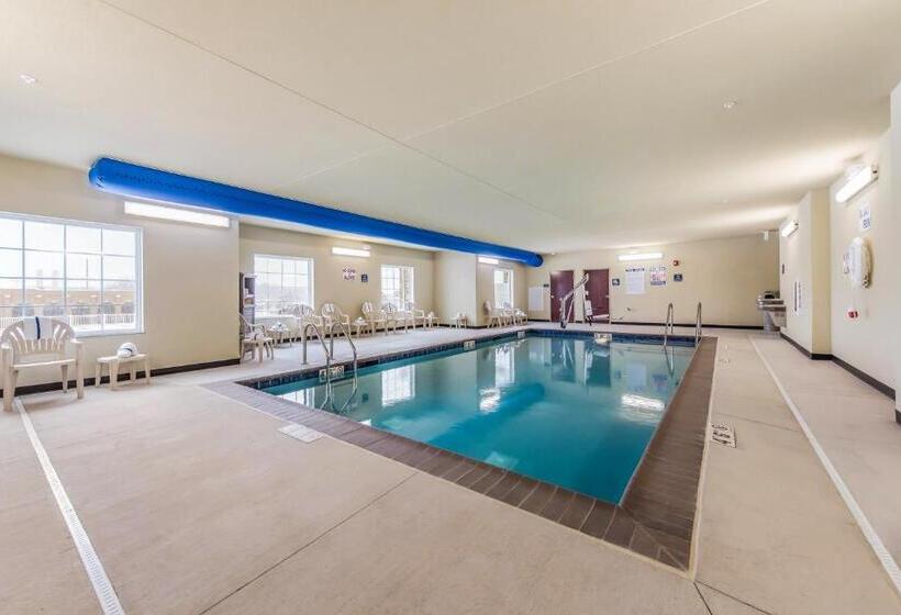 Cobblestone Hotel & Suites   Hutchinson