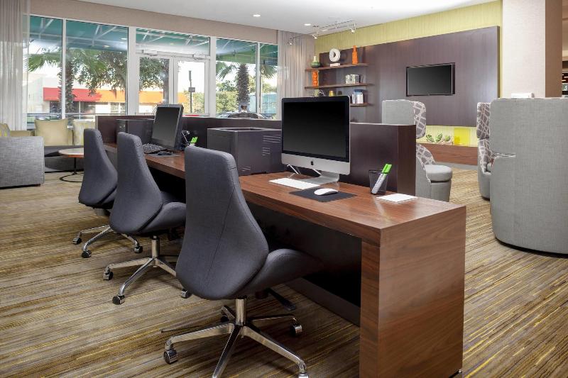 בית מלון כפרי Courtyard By Marriott Deland Historic Downtown