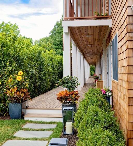 هتل Journey East Hampton